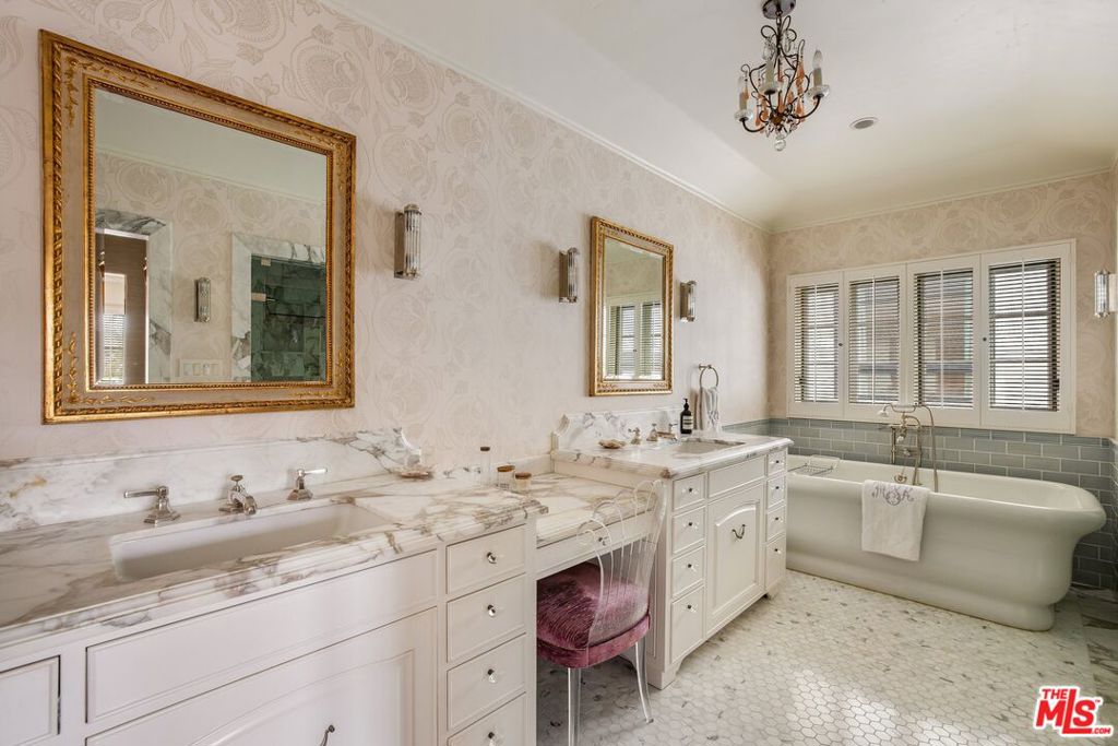 MLS #25491095 image #16