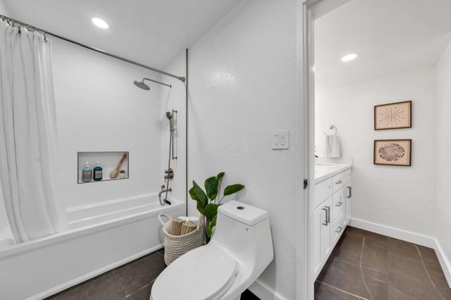 1500 Howard Avenue, Burlingame CA: https://media.crmls.org/mediaz/f214e93b-e83a-4ed9-89a3-7c4146a43fbc.jpg