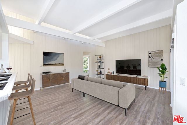 253 Fairview Street, Laguna Beach CA: https://media.crmls.org/mediaz/f215571d-8e1d-4928-bc8a-cabcc18adce3.jpg