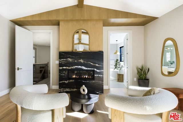 6310 Mirror Lake Drive, Los Angeles CA: https://media.crmls.org/mediaz/f215a1b0-2f3e-435f-849d-62cfccf96b7d.jpg