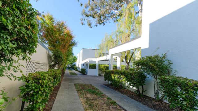 1919 Alameda De Las Pulgas, San Mateo CA: https://media.crmls.org/mediaz/f215e140-9313-41d4-9da5-e74bb9d8baa7.jpg