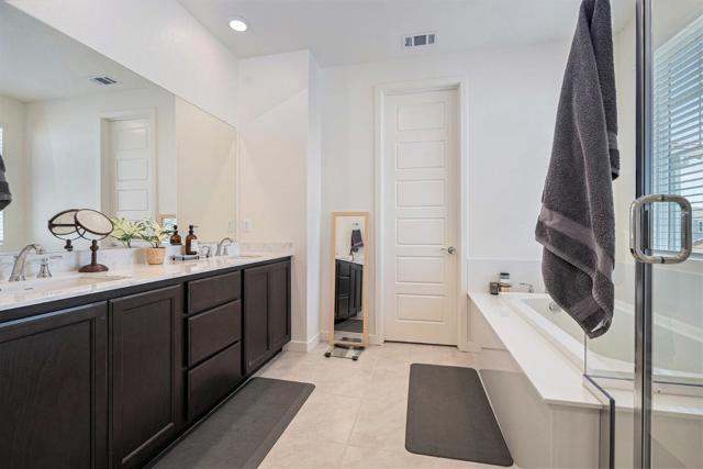 5485 Spring Mountain Lane, Antioch CA: https://media.crmls.org/mediaz/f216ac69-fea2-4dbc-98dc-510df44501c3.jpg
