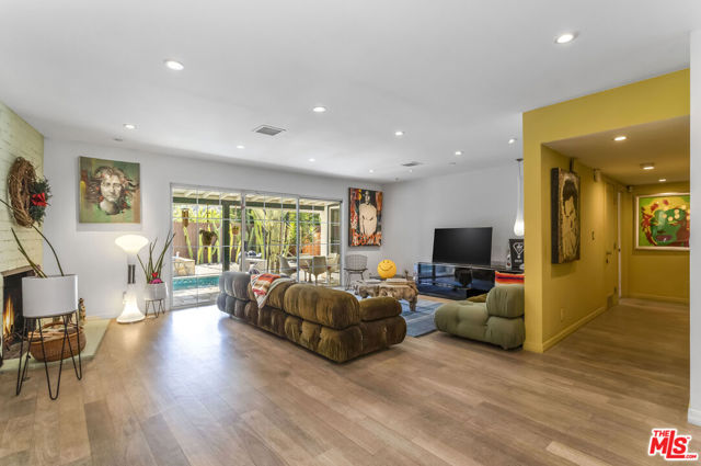 6570 Lakeridge Road, Los Angeles CA: https://media.crmls.org/mediaz/f2170678-e842-4fbb-a57d-57dc5d6ab6dd.jpg