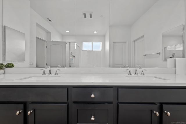 Image 25 of 32 For 38512 Rosegate Pl