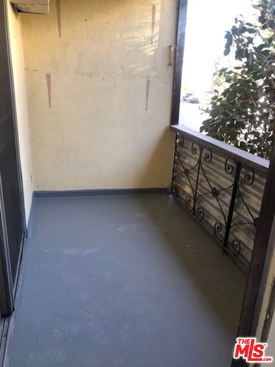 12159 Magnolia Boulevard photo 7