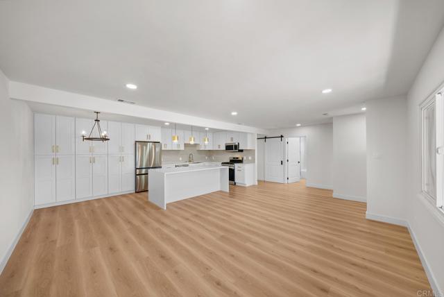2333 Ridge View Drive, San Diego CA: https://media.crmls.org/mediaz/f2182481-f8ac-44d2-b3a4-97c0843b9f6c.jpg