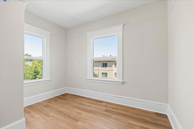 Image 45 of 57 For 551 53rd St  
