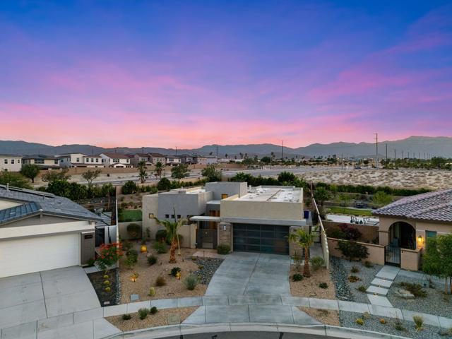 74425 Zeppelin Drive, Palm Desert CA: https://media.crmls.org/mediaz/f218623c-7eaf-4416-bfaa-31f0da27d1f1.jpg
