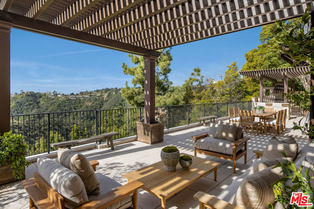 1921 Bel Air Road, Los Angeles CA: https://media.crmls.org/mediaz/f2192eb2-2cc8-491e-9b80-4f124b110504.jpg