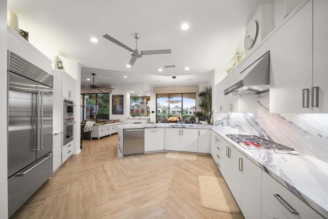 76357 Via Chianti, Indian Wells CA: https://media.crmls.org/mediaz/f2198001-d617-4de3-9e27-7c25fe04f791.jpg