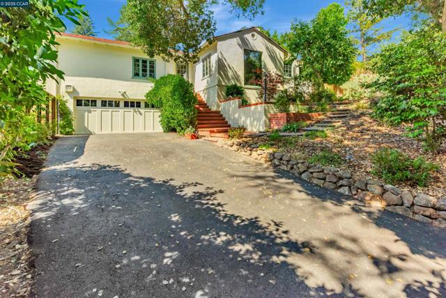 23 El Verano, Orinda CA: https://media.crmls.org/mediaz/f219d616-32ec-43d0-9676-9b108fd0ba02.jpg