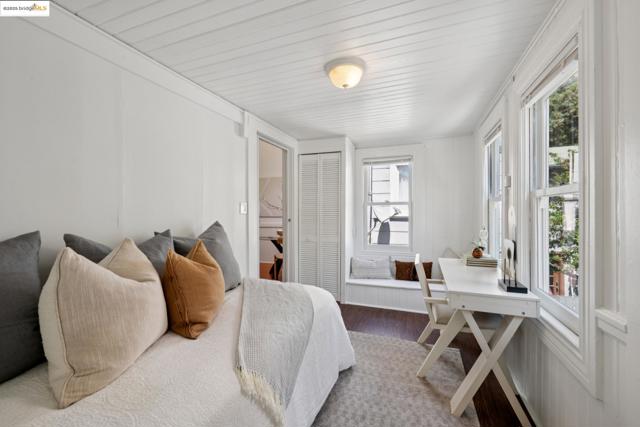 3116 Harrison St, Oakland CA: https://media.crmls.org/mediaz/f21a314f-4e73-40e4-b5ec-aa42c35b25b5.jpg