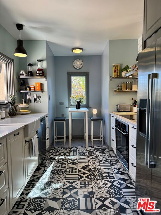 100 N Arden Boulevard, Los Angeles CA: https://media.crmls.org/mediaz/f21a33c7-10d2-4ac2-90c0-1fe5e0532659.jpg