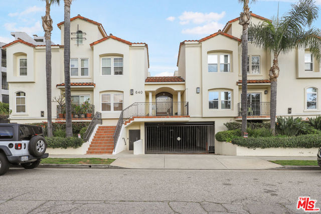 640 Sweetzer Avenue, Los Angeles, California 90048, 2 Bedrooms Bedrooms, ,3 BathroomsBathrooms,Townhouse,For Sale,Sweetzer,24421759