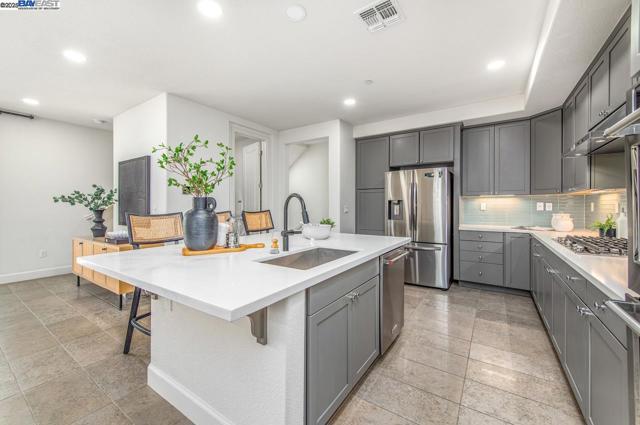 7018 Stags Leap Ln, Dublin CA: https://media.crmls.org/mediaz/f21b6b41-6ebc-4736-bc2c-392b4b6bfa88.jpg