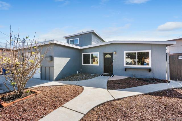 434 Del Mar Ct, Chula Vista CA: https://media.crmls.org/mediaz/f21b6fed-3144-4431-a01b-66e5ef82ecf8.jpg