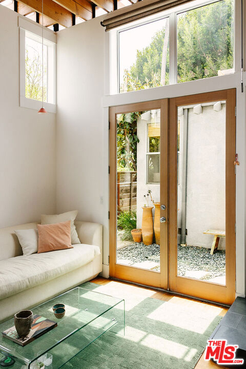 803 Boccaccio, Venice CA: https://media.crmls.org/mediaz/f21b95f2-cd8e-440d-8c8b-0d8e679da7fb.jpg