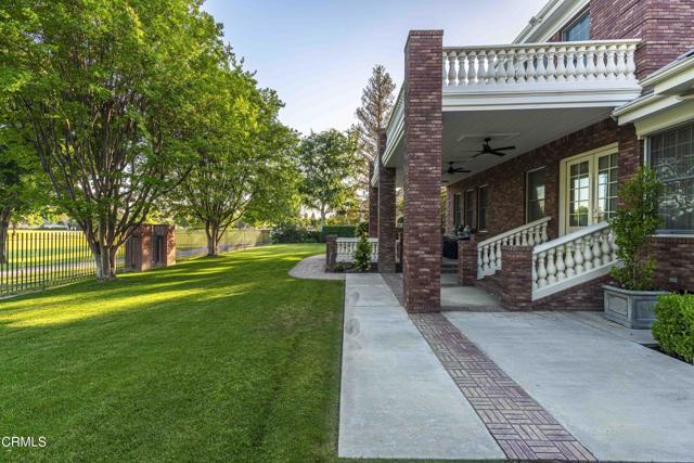 2300 Weybridge Drive, Bakersfield CA: https://media.crmls.org/mediaz/f21c02f0-d10d-4e56-b49e-5cfd2909ad23.jpg
