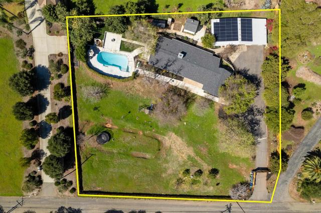 Detail Gallery Image 8 of 39 For 1743 Green Briar Circle, Fallbrook,  CA 92028 - 3 Beds | 2 Baths