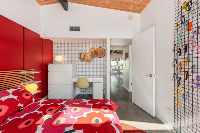 438 E Racquet Club Road, Palm Springs, CA 92262