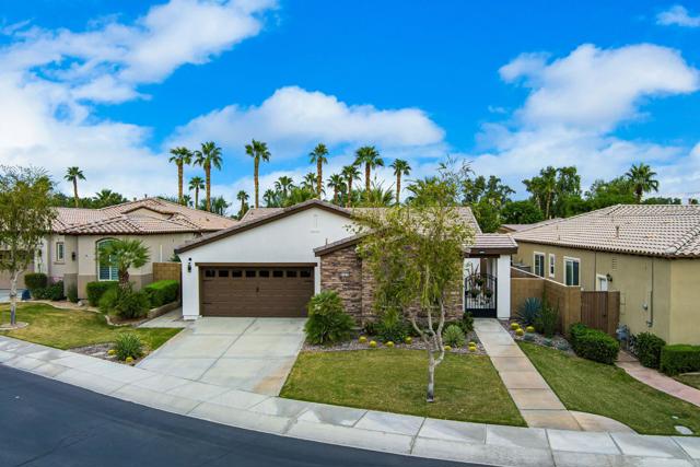 81810 La Paz Court, La Quinta CA: https://media.crmls.org/mediaz/f21ce6bc-6ea6-4709-a40d-e7e16a7ef51f.jpg