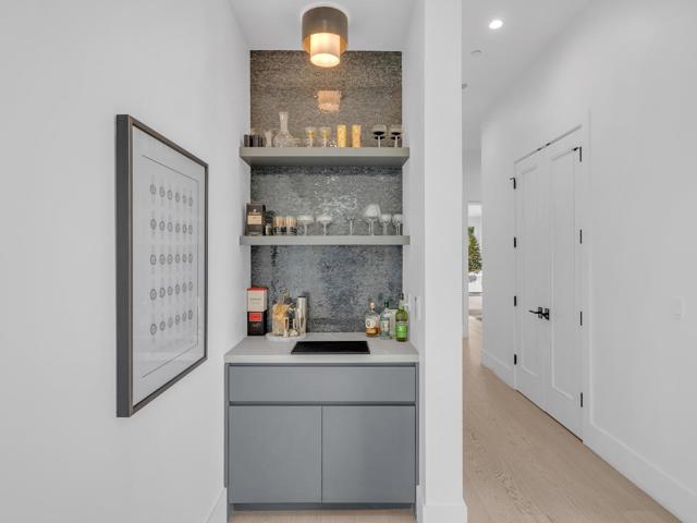 60 Glengarry Way, Hillsborough CA: https://media.crmls.org/mediaz/f21d71af-171e-4092-9763-3b8f7ad249ea.jpg