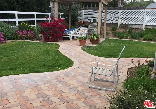 1808 Fallbrook Oaks Court, Fallbrook CA: https://media.crmls.org/mediaz/f21d8891-44cd-4673-ae5d-b83cef88c3cc.jpg