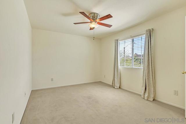 43054 Manchester Ct, Temecula CA: https://media.crmls.org/mediaz/f21d9458-45e4-4458-a347-9ec713f71cdd.jpg