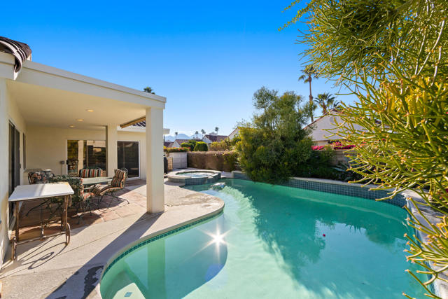 77739 Cape Verde Drive, Palm Desert CA: https://media.crmls.org/mediaz/f21dc0a7-03f3-49a5-8562-71f23492a5c6.jpg