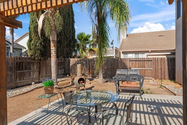 2090 Iroula Way, Tracy CA: https://media.crmls.org/mediaz/f21de5e9-0316-41bd-aace-7764f3364536.jpg