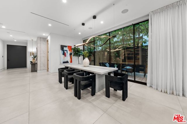 842 N Orange Grove Avenue, Los Angeles CA: https://media.crmls.org/mediaz/f21e0c3a-e41a-4992-9f2c-c91dbf6e38b6.jpg