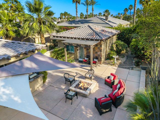 52395 Whispering Way, La Quinta CA: https://media.crmls.org/mediaz/f21eb0b8-7451-4cec-8062-c0121947a291.jpg