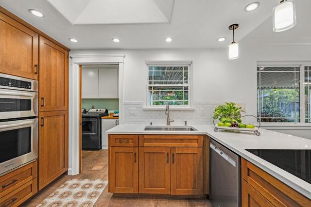435 Ewing Drive, Pleasanton CA: https://media.crmls.org/mediaz/f21eff28-a8ea-4677-aa2e-1e4ba7506616.jpg