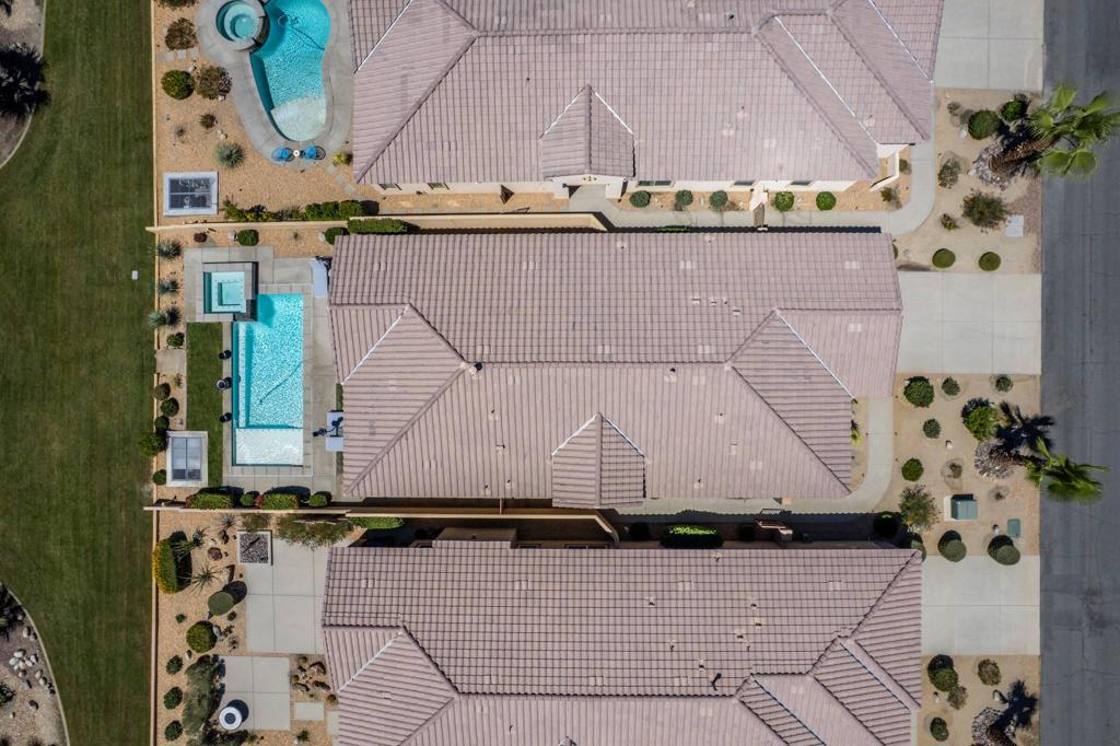 https://media.crmls.org/mediaz/f21fa92b-16b9-4e83-846c-8645514b4f81.jpg?preset=X-Large