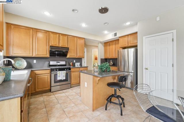 1413 Angus St, Patterson CA: https://media.crmls.org/mediaz/f21ff166-2a47-4eff-b8c9-cbd596dd9359.jpg