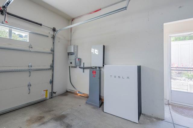25552 Meadowview Circle, Salinas CA: https://media.crmls.org/mediaz/f2200b53-e5ba-4db0-961a-a536e261cbe0.jpg
