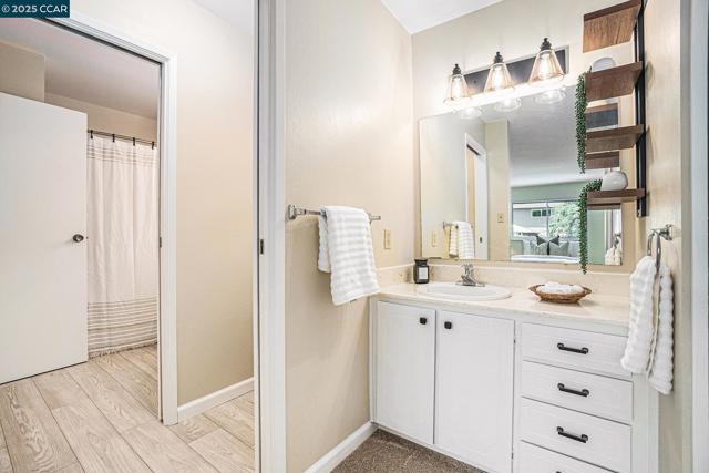 3257 Inverness Dr, Walnut Creek CA: https://media.crmls.org/mediaz/f2203399-4f9c-4414-a521-7820d0fa62ab.jpg