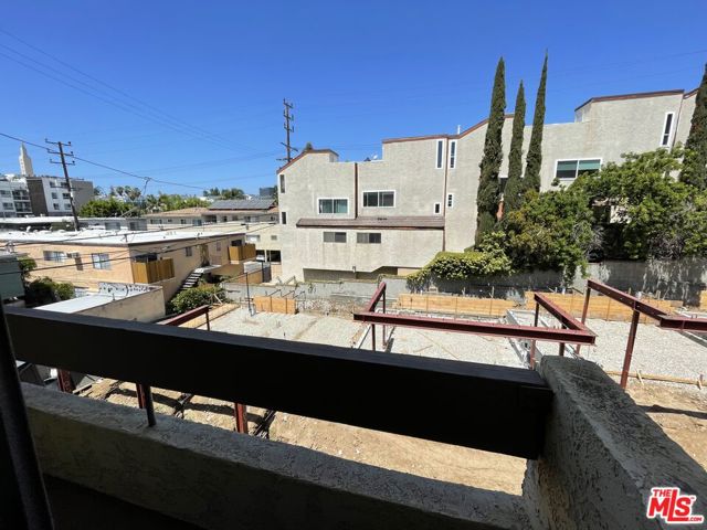 Image 2 for 1825 Westholme Ave #4, Los Angeles, CA 90025