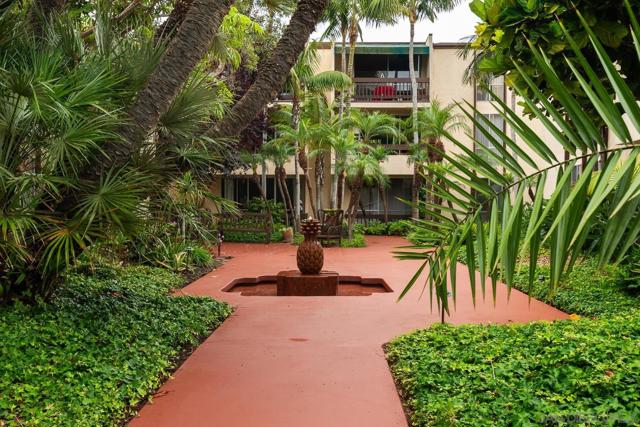 6333 La Jolla Blvd, La Jolla CA: https://media.crmls.org/mediaz/f221824c-3b5c-41f9-bd5c-fd376f21b0c2.jpg