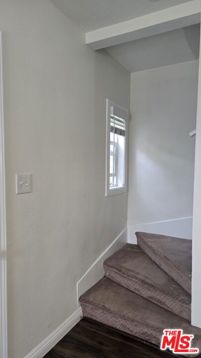 4514 W 11th Place, Los Angeles CA: https://media.crmls.org/mediaz/f221bd17-1e81-43c9-a95f-e34a078e4b4a.jpg