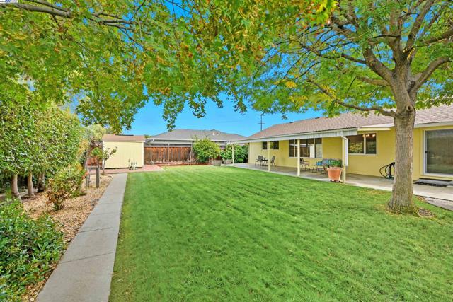 Image 37 of 41 For 5169 Lawler Ave