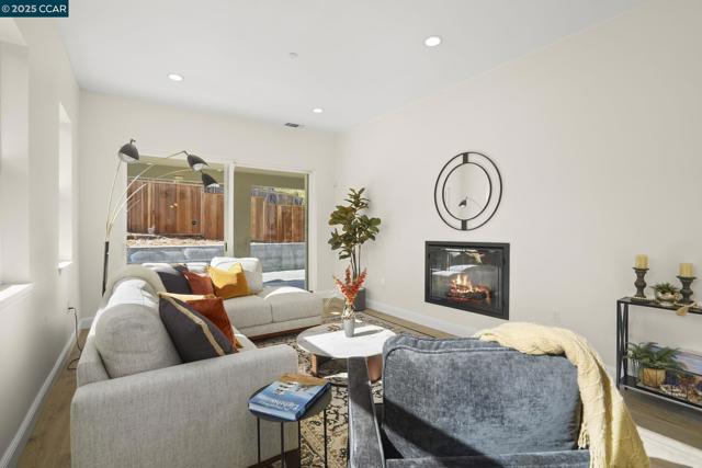 207 Valley View Pl, El Sobrante CA: https://media.crmls.org/mediaz/f22475a5-c5c8-410d-b33a-582a55eed5e0.jpg