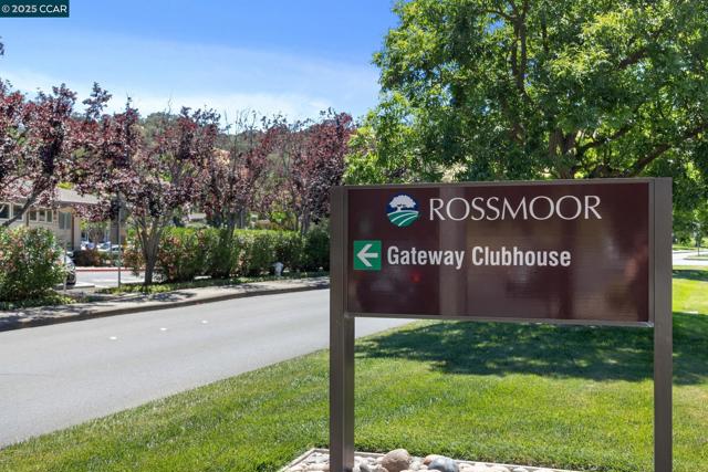 1150 Canyonwood Court, Walnut Creek CA: https://media.crmls.org/mediaz/f2263752-42d0-48ca-8f29-039cf4fc9bf7.jpg