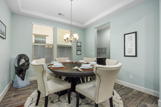 Detail Gallery Image 7 of 58 For 219 Flores Ln, Vista,  CA 92083 - 4 Beds | 2/1 Baths