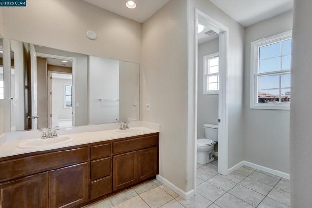 1808 Palacio Dr, Pittsburg CA: https://media.crmls.org/mediaz/f226a869-f85d-4dd0-930b-a1c789126338.jpg