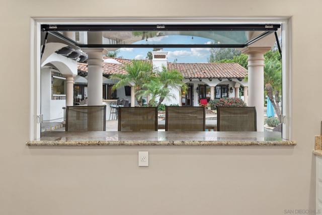 13371 Summit Cir, Poway CA: https://media.crmls.org/mediaz/f226f42d-e37e-4768-97d4-2586e8a50892.jpg