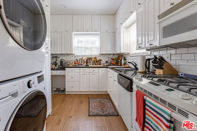 9660 W Olympic Boulevard, Beverly Hills CA: https://media.crmls.org/mediaz/f2278093-424f-4721-8666-a27b1a18131f.jpg