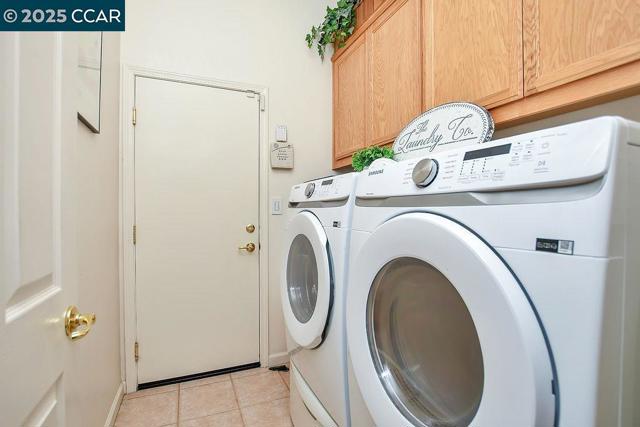 513 Mendota St, Brentwood CA: https://media.crmls.org/mediaz/f227dbad-23c1-4daa-b743-a912825ccb60.jpg