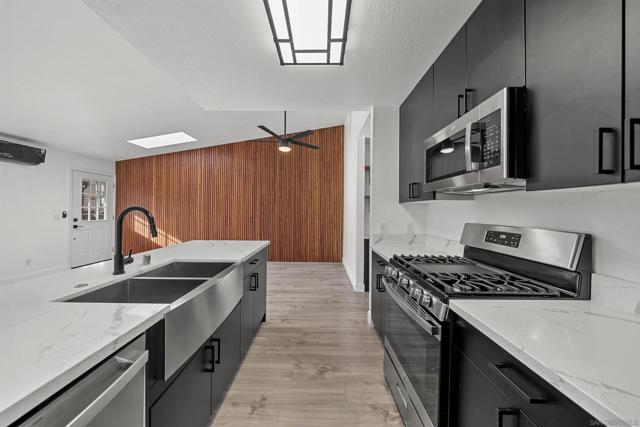 1152 54 Pacific Beach Dr, San Diego CA: https://media.crmls.org/mediaz/f228a88a-febb-47d5-9f37-139ed35da5d2.jpg