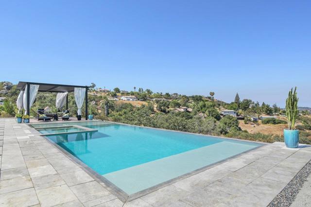 573 Lilac Ranch Rd, Alpine CA: https://media.crmls.org/mediaz/f22921b5-352e-4036-a019-a23453f2d816.jpg